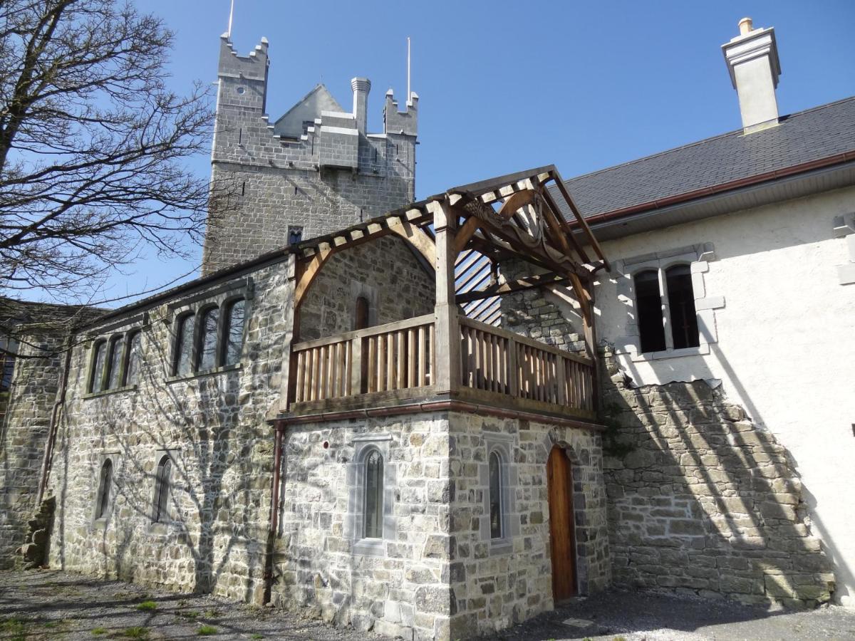 Claregalway Castle Bed & Breakfast Exterior photo