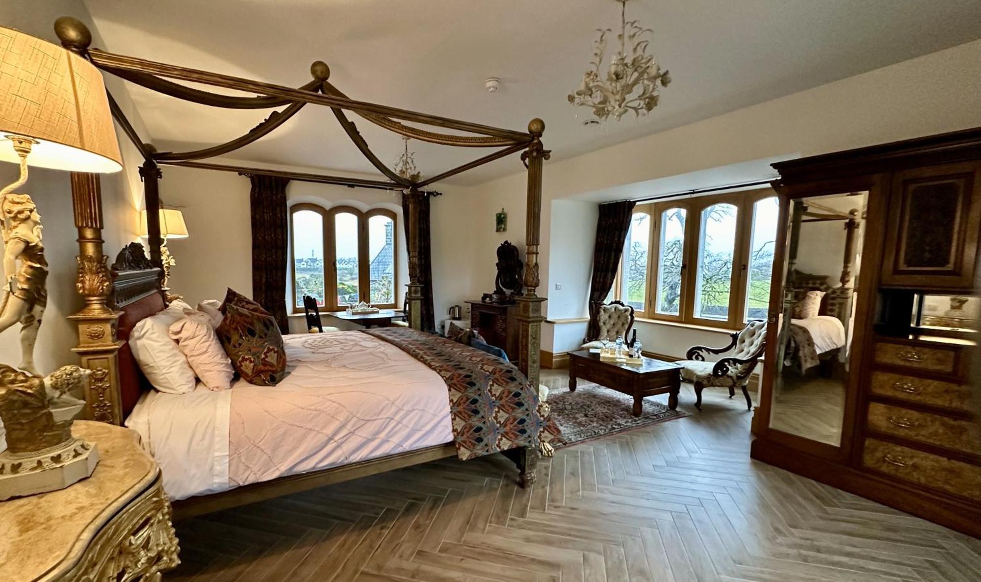 Claregalway Castle Bed & Breakfast Exterior photo