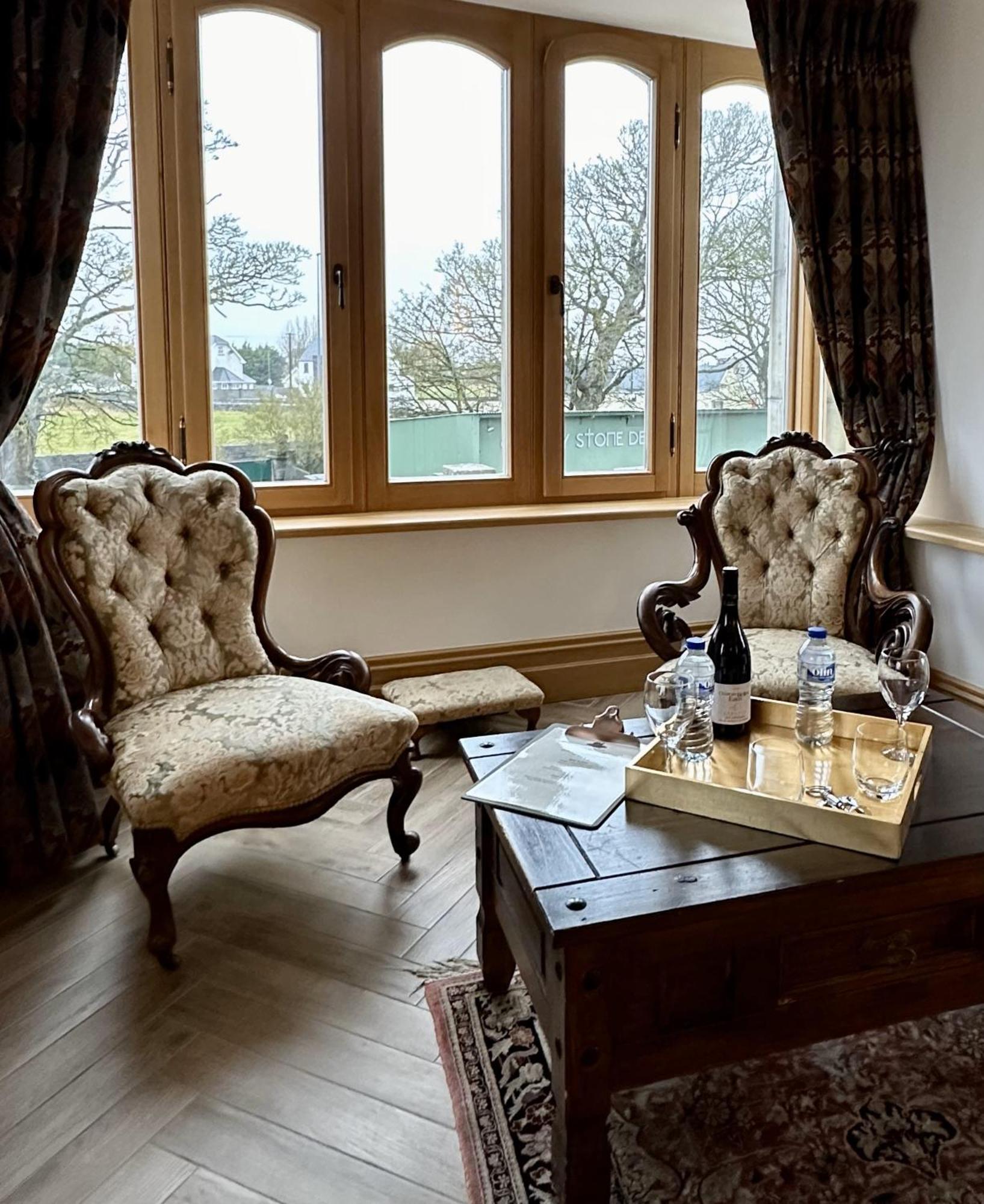Claregalway Castle Bed & Breakfast Exterior photo